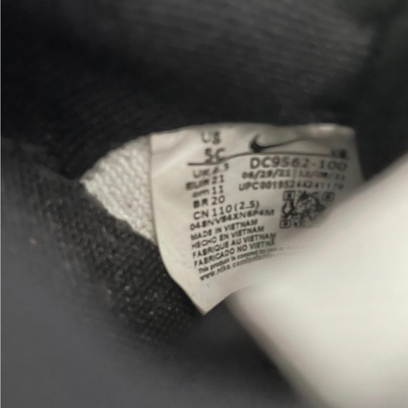 Toddler Nike Dunks - Picture 3 of 3